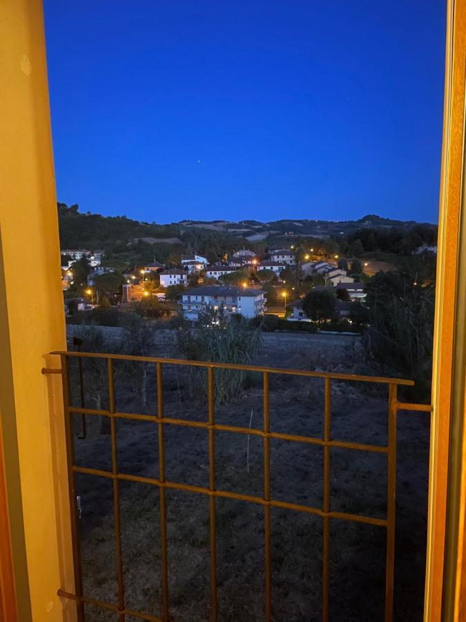 Beb Montefratta Bed & Breakfast Фрата Терме Екстериор снимка