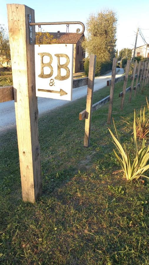 Beb Montefratta Bed & Breakfast Фрата Терме Екстериор снимка