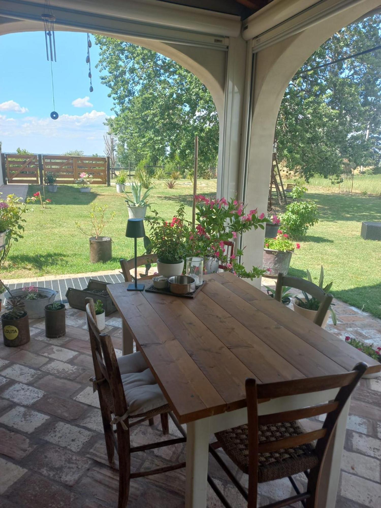 Beb Montefratta Bed & Breakfast Фрата Терме Екстериор снимка