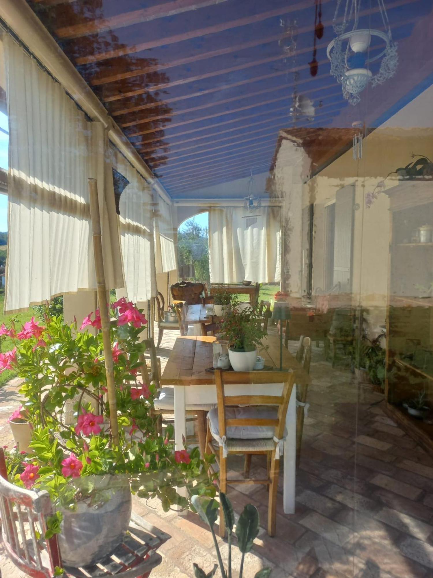 Beb Montefratta Bed & Breakfast Фрата Терме Екстериор снимка