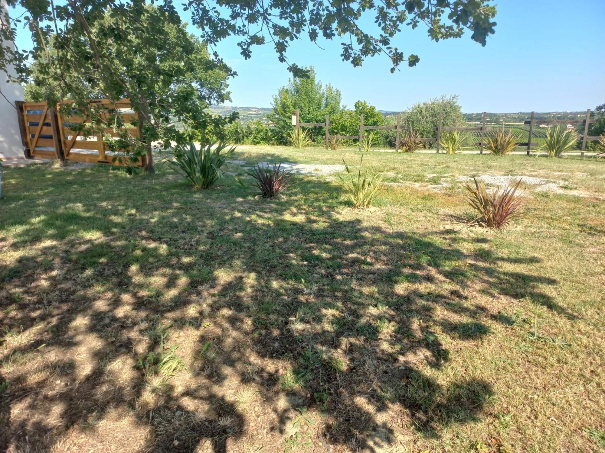 Beb Montefratta Bed & Breakfast Фрата Терме Екстериор снимка