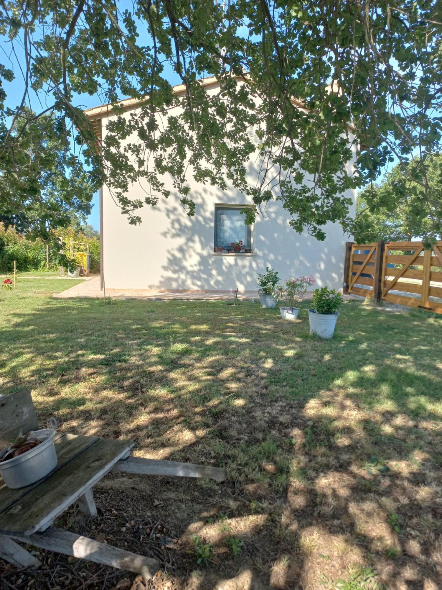 Beb Montefratta Bed & Breakfast Фрата Терме Екстериор снимка