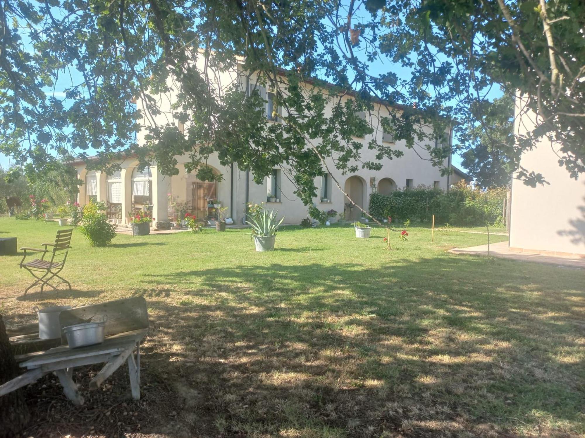 Beb Montefratta Bed & Breakfast Фрата Терме Екстериор снимка