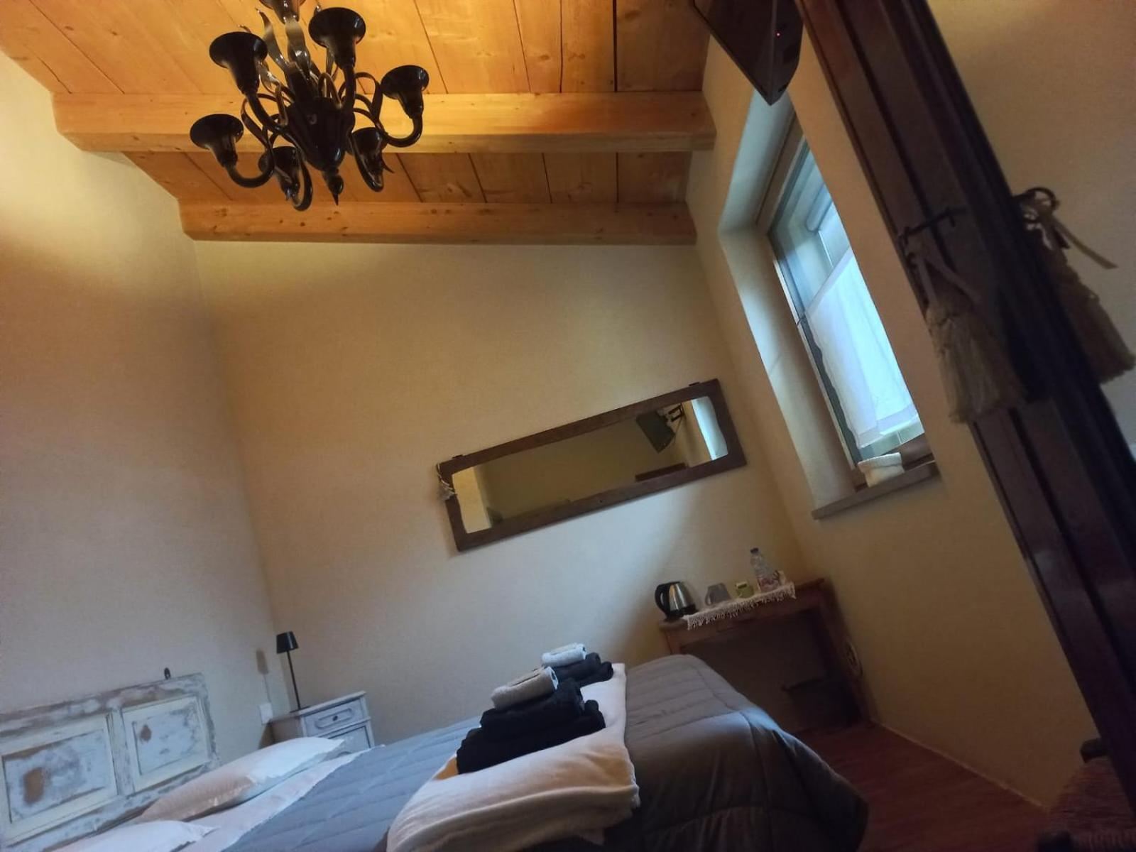 Beb Montefratta Bed & Breakfast Фрата Терме Екстериор снимка